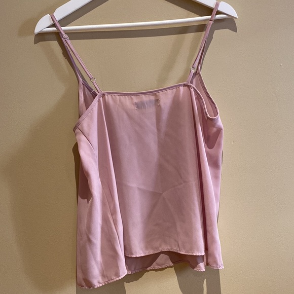 Hollister Adjustable Light Pink Spaghetti Strap V Neck Top Small - Picture 3 of 3